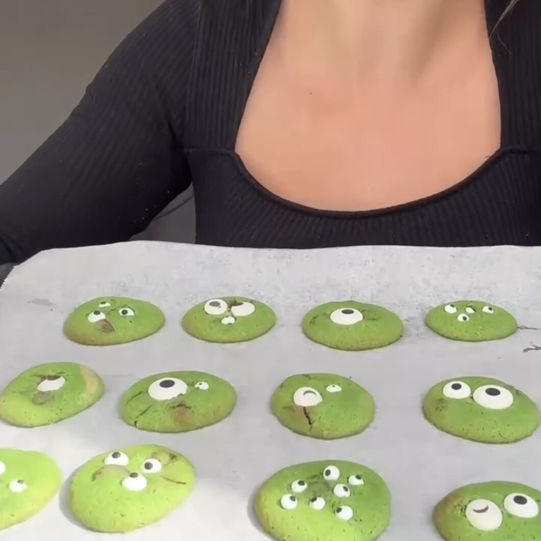 Monster cookies