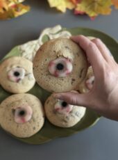 Halloween cookies med øjne